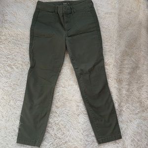 Old Navy Green Pixie Pants